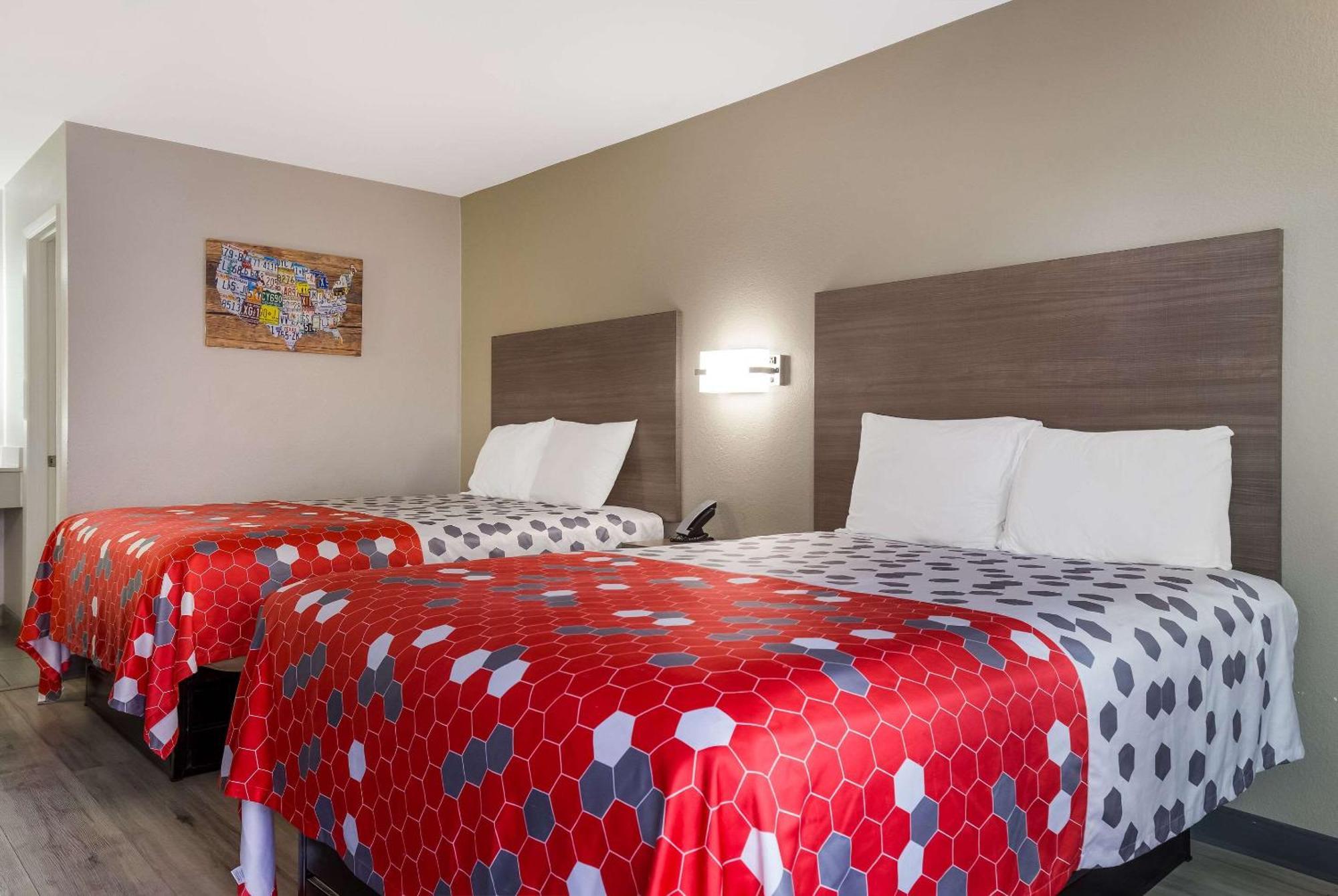 מובייל Econo Lodge מראה חיצוני תמונה