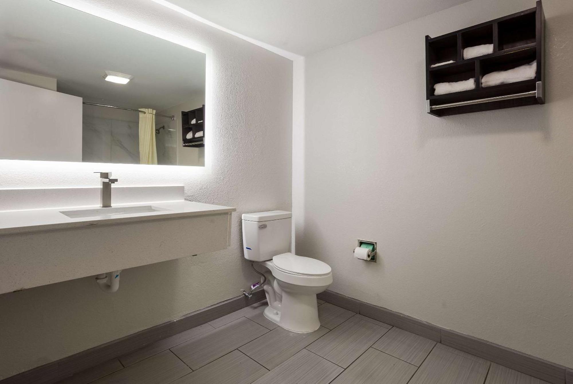 מובייל Econo Lodge מראה חיצוני תמונה