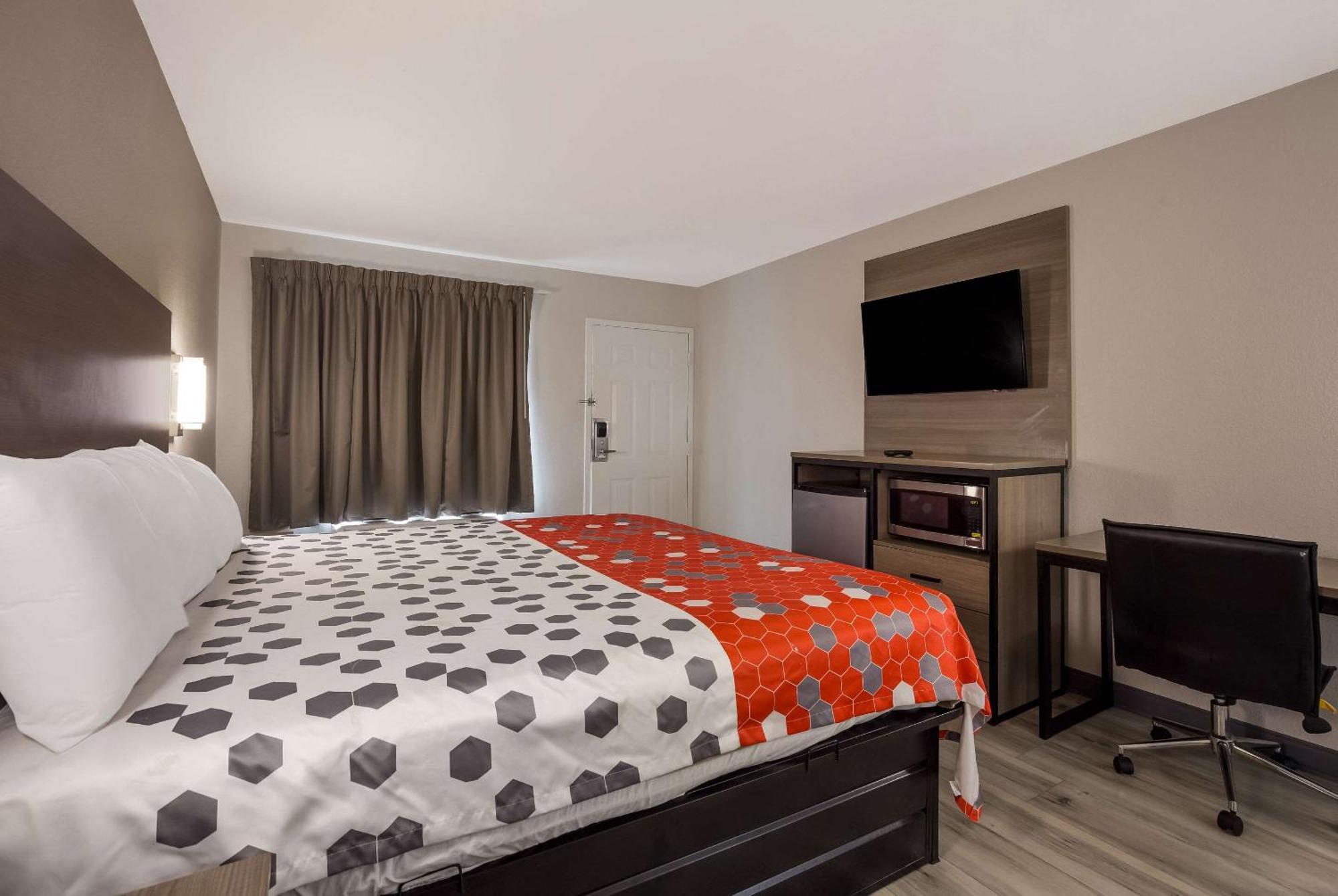 מובייל Econo Lodge מראה חיצוני תמונה